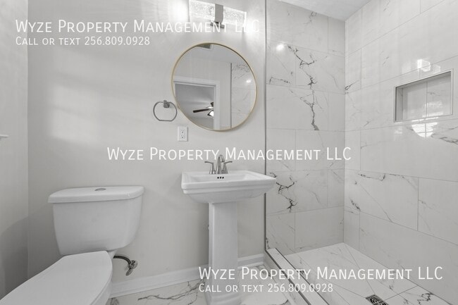 Building Photo - 2209 Rothmore Dr SW