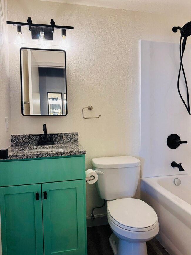 Building Photo - 429