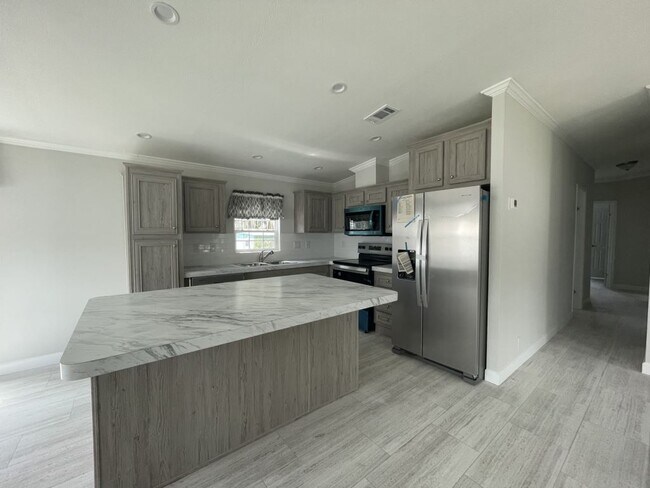 Building Photo - 13048 Orange Ave