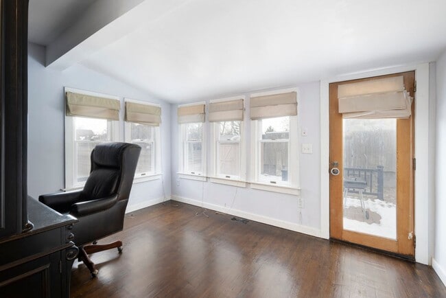 Building Photo - Beautiful Home in Salt Lake Avenues (ABC S...