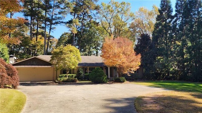 Primary Photo - 4615 Mystic Dr NE