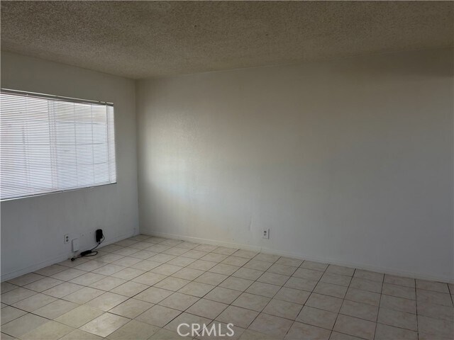 Building Photo - 322 Maxine Ave