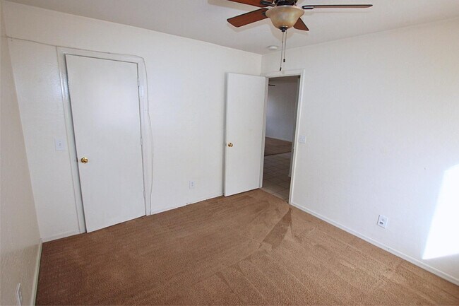 Building Photo - 15588 S Yava Rd