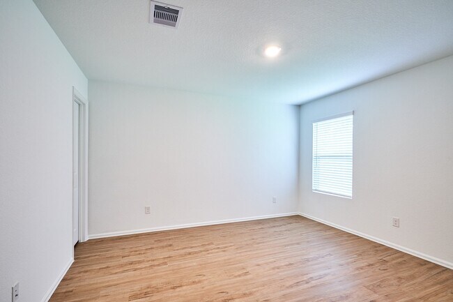 Building Photo - 3323 Avary River Ln
