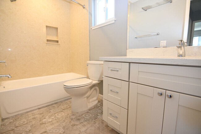 Building Photo - 3993 Starview Dr