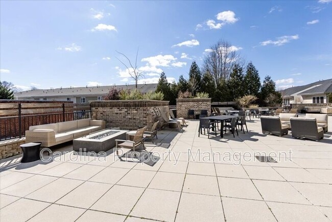 Building Photo - 3630 N Davidson St