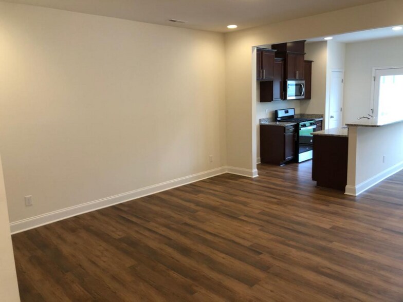 Building Photo - 68 E Porthaven Way