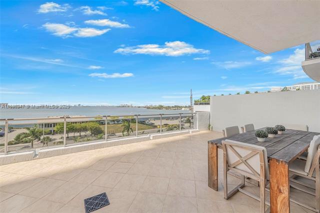 Building Photo - 7901 Hispanola Ave