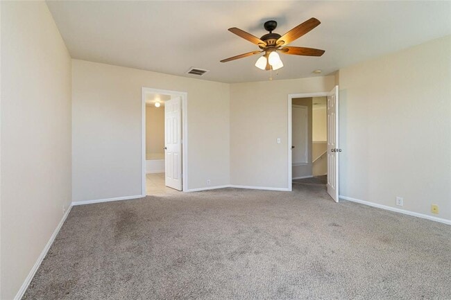 Building Photo - 401 Spruce Dr