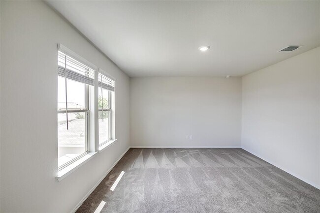 Building Photo - 31 Pacific Loon St
