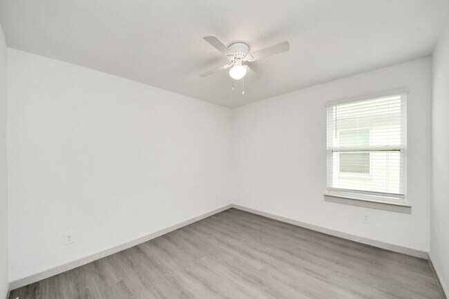 Building Photo - 7803 Golden Rubia Ln