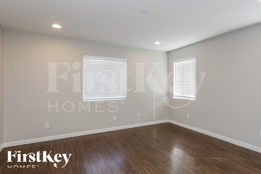 Building Photo - 6920 Dancing Cloud Ave