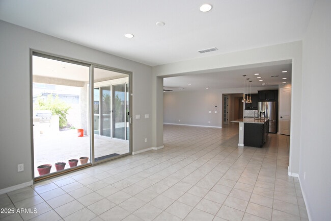 Building Photo - 7013 W Bajada Rd