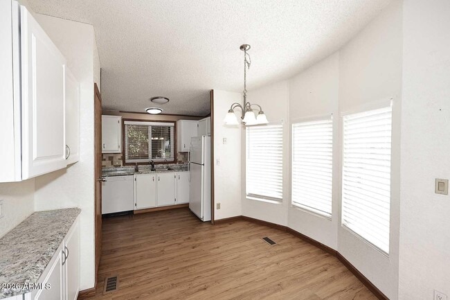 Building Photo - 6249 S Pinehurst Dr