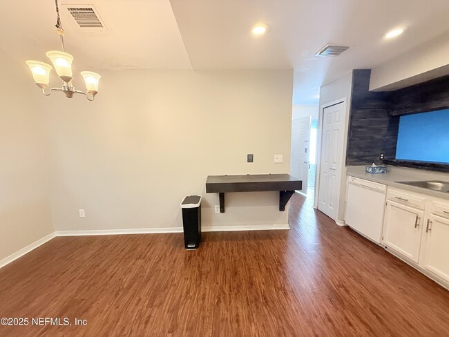 Building Photo - 14349 Courtney Woods Ln