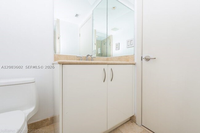 Building Photo - 1331 Brickell Bay Dr