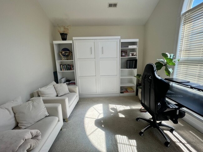 Building Photo - 724 Royal Bonnet Dr
