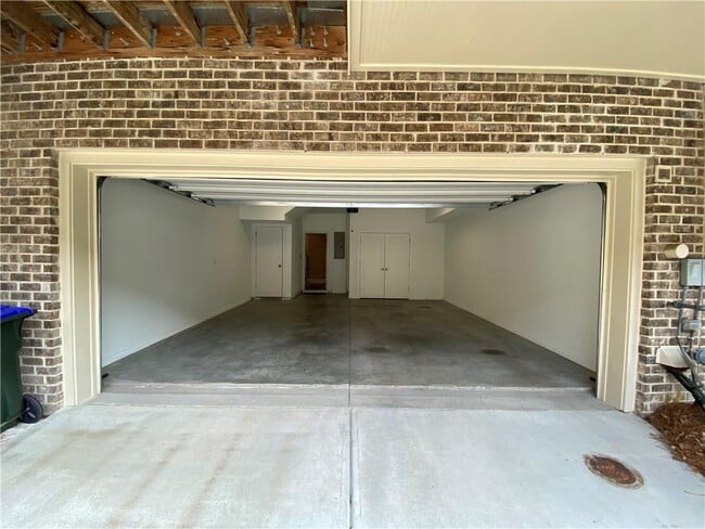 Building Photo - 2418 Gatebury Cir