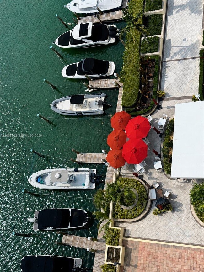 Building Photo - 5600 Collins Ave
