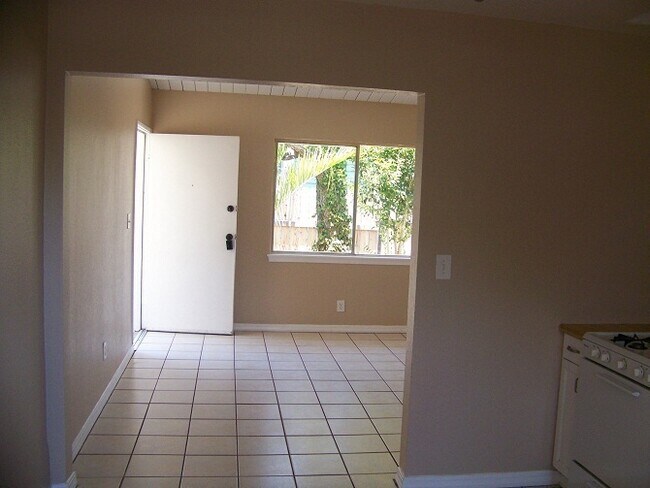 Building Photo - P54500