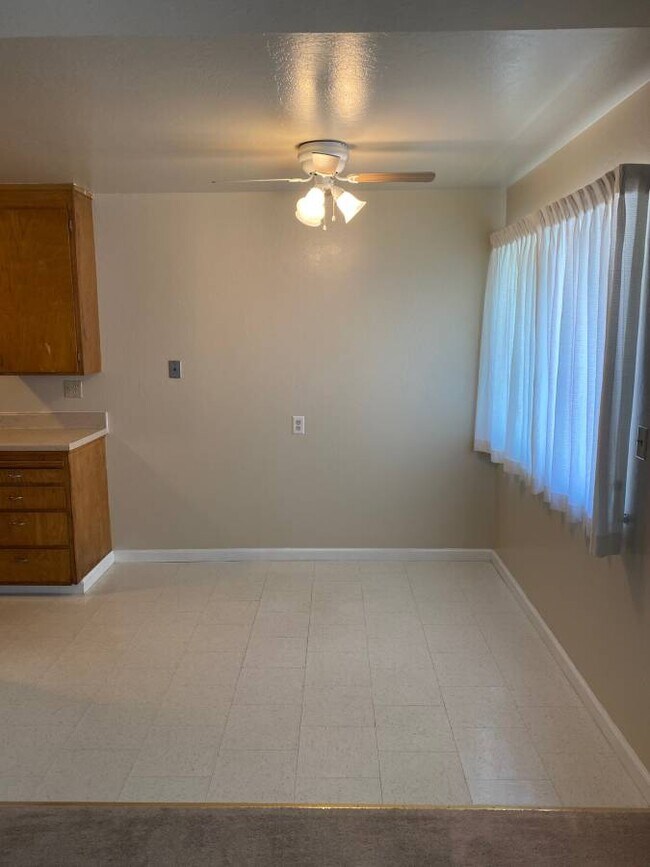 Building Photo - 1940 California St