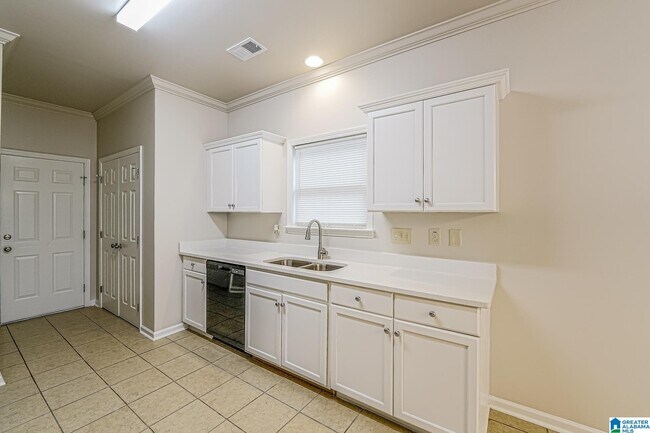 Building Photo - 2208 Spaulding Pl