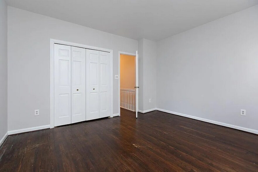 Building Photo - 955 25th St NW