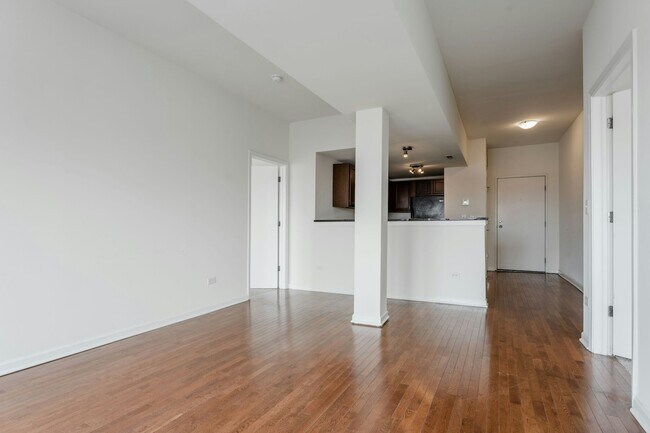 Building Photo - 4217 Irving Park Road, Unit 2B