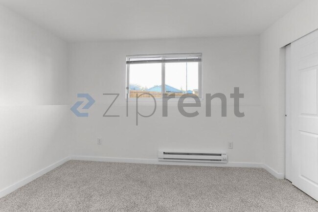 Building Photo - 1611 S 84th St