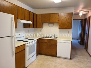Building Photo - 2 Bedroom on 3rd Floor
