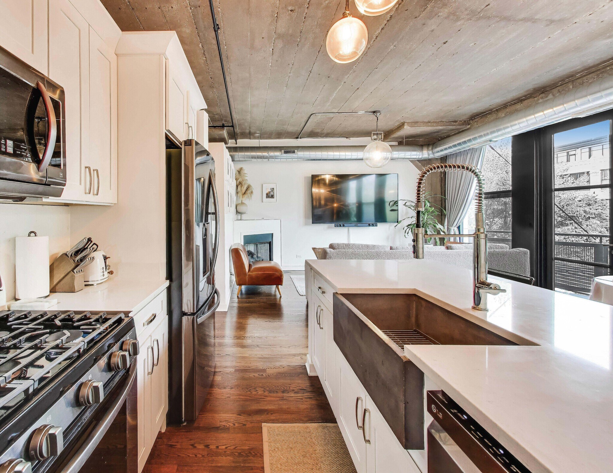 Building Photo - 1111 W 15th St