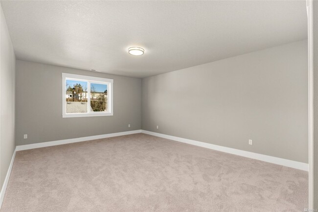 Building Photo - New 3 Bedroom 2.5 Bathroom in Toledo avail...