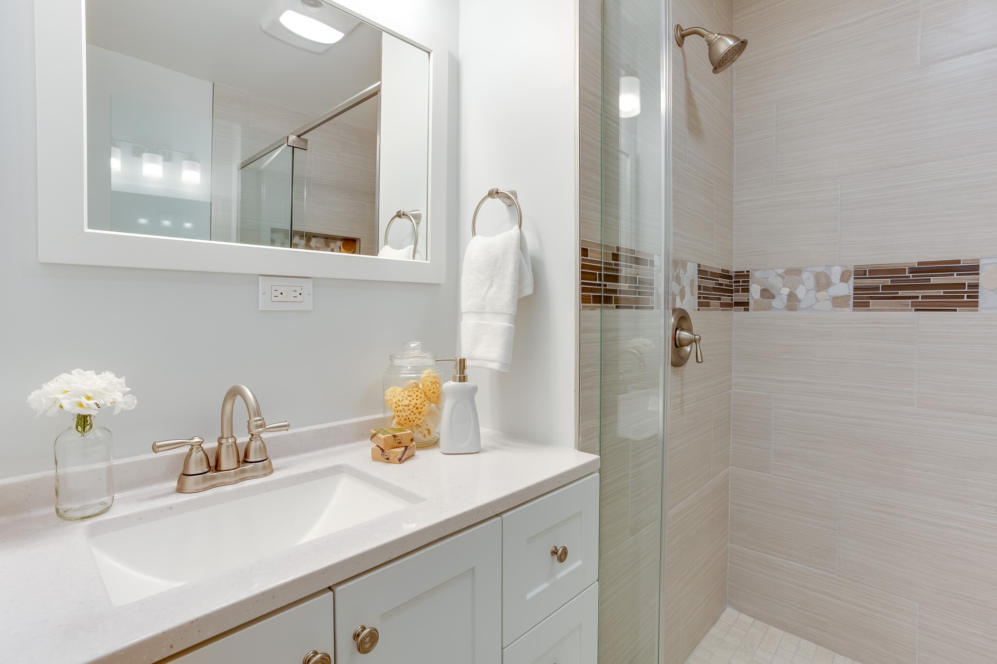 Building Photo - 8345 Westlawn Avenue