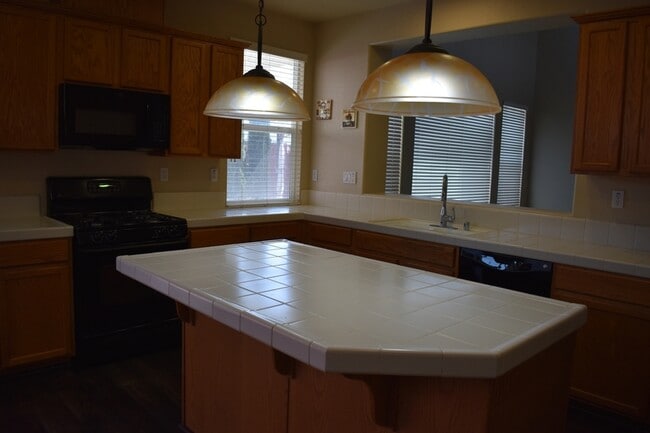 Building Photo - 870 Alabaster Ct