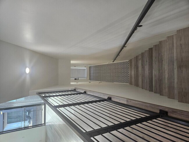 Building Photo - 283 S Roosevelt St