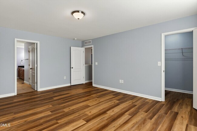 Building Photo - 614 Rose Laurel Ct