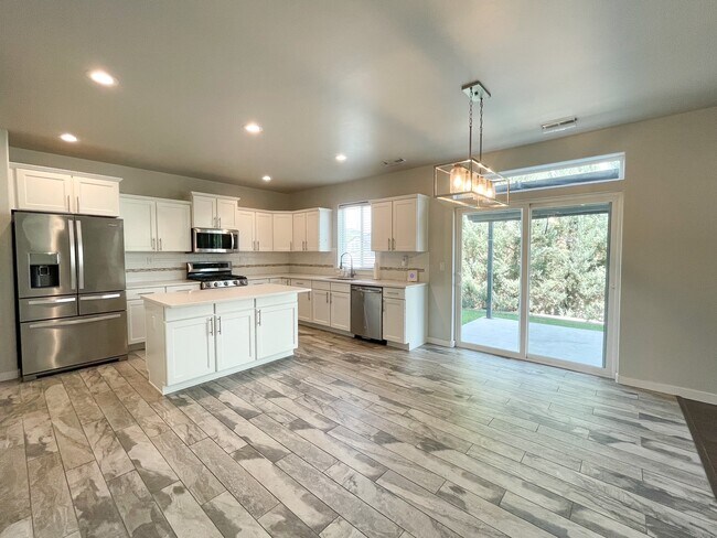 Building Photo - 11473 Baserri Dr