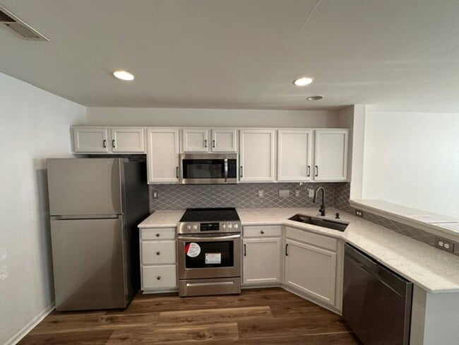 Building Photo - Townhouse / Stoney Creek