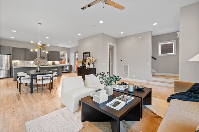 Building Photo - Spacious 4-Bed Gem in Nashville: 2360 sq f...