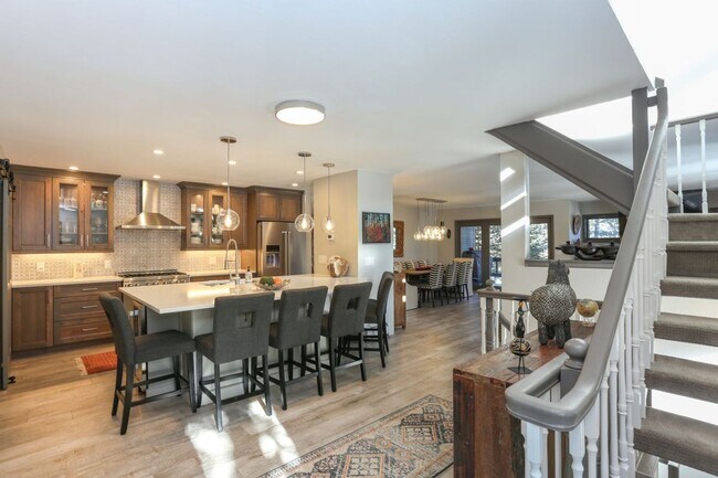 Building Photo - Beautiful 4 bed, 4 bath with garage in Fri...