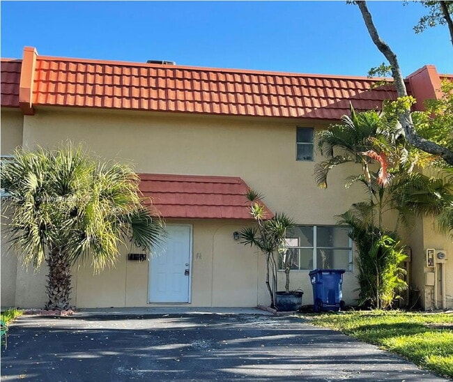 Primary Photo - 7132 NW 169th St