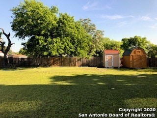 Building Photo - 927 W Formosa Blvd