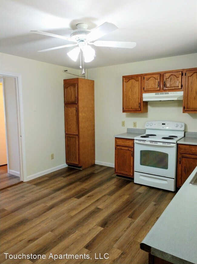 Building Photo - 221 Park St