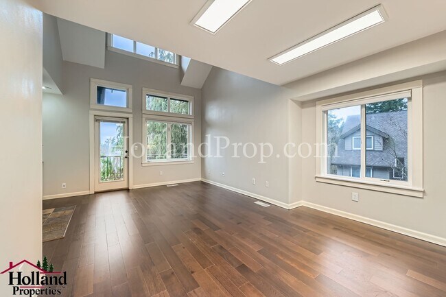 Building Photo - Spacious Home with High Ceilings and Modern Comforts!