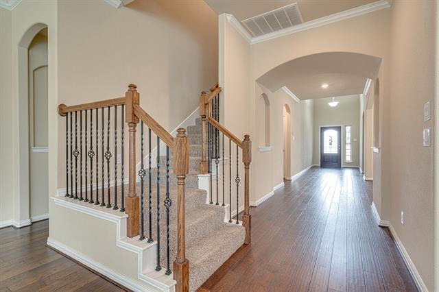 Building Photo - 4112 Hialeah Dr