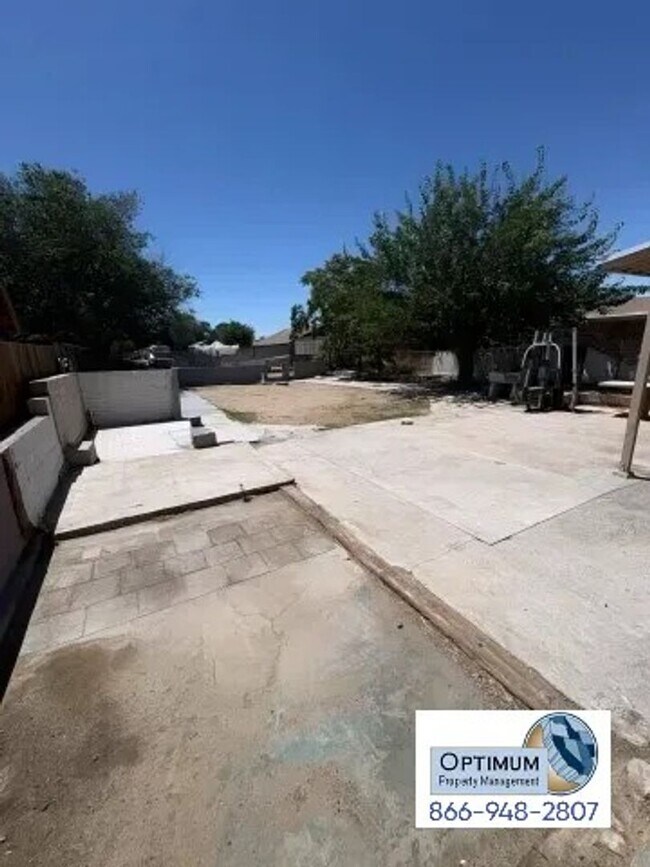 Building Photo - 15755 Cottonwood St