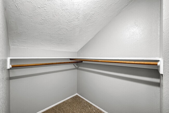 Building Photo - 12900 Walden Rd