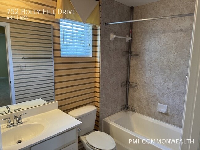 Building Photo - 752 Holly Hill Dr