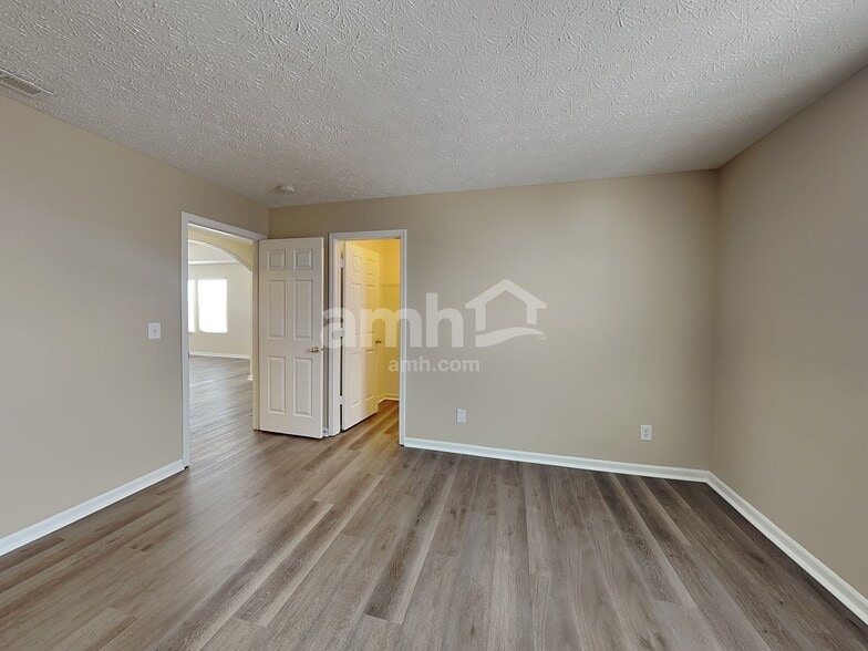 Building Photo - 8067 Lawrence Woods Pl