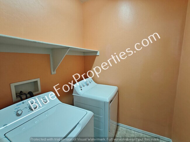 Building Photo - 21184 E Frontier Rd